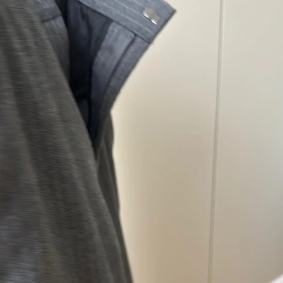 H&M NWT Gray Dress Pants Pinstripe with Textured Fabric and Tapered Fit - Picture 6 of 9